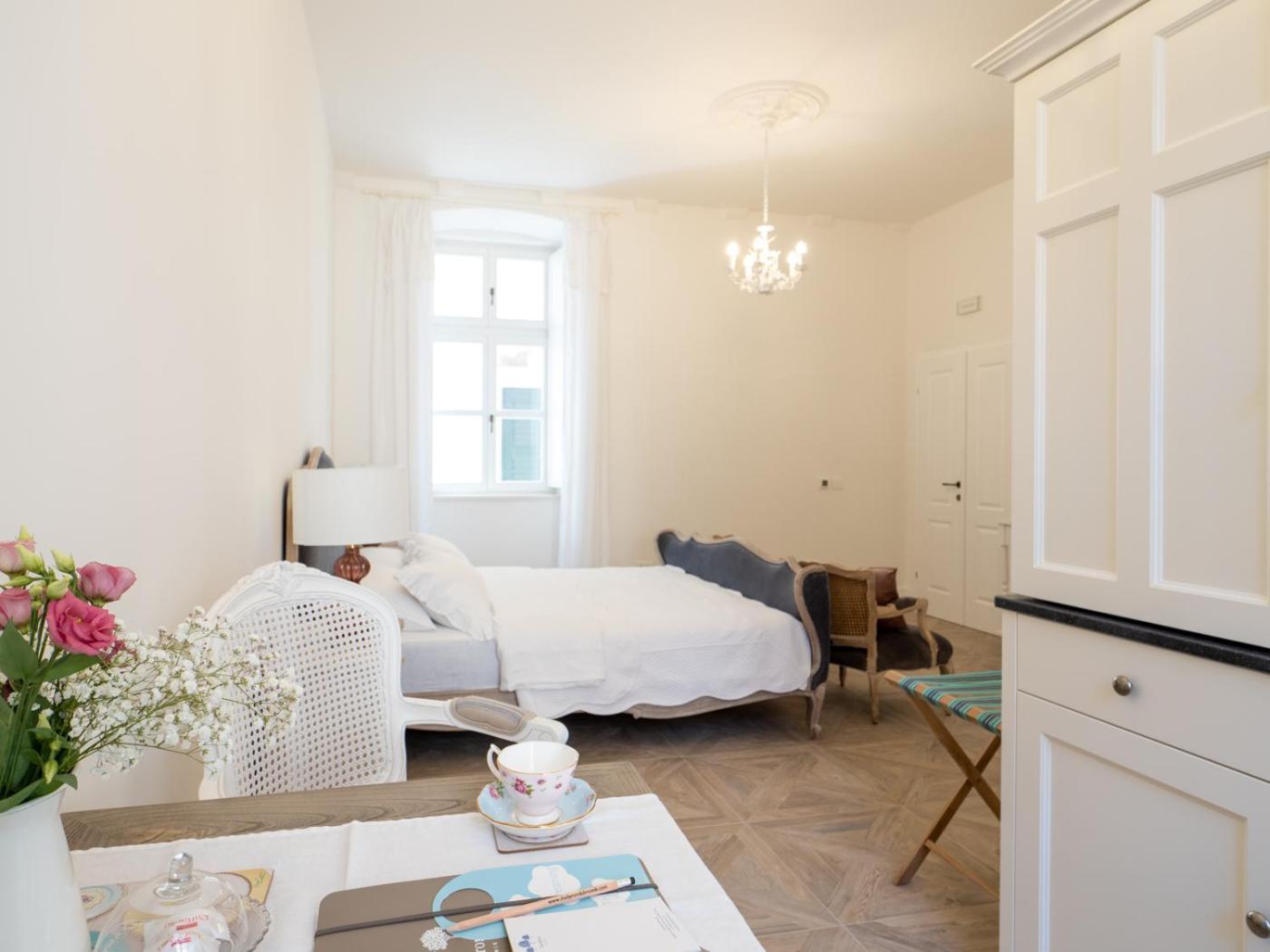 The Byron Guest house